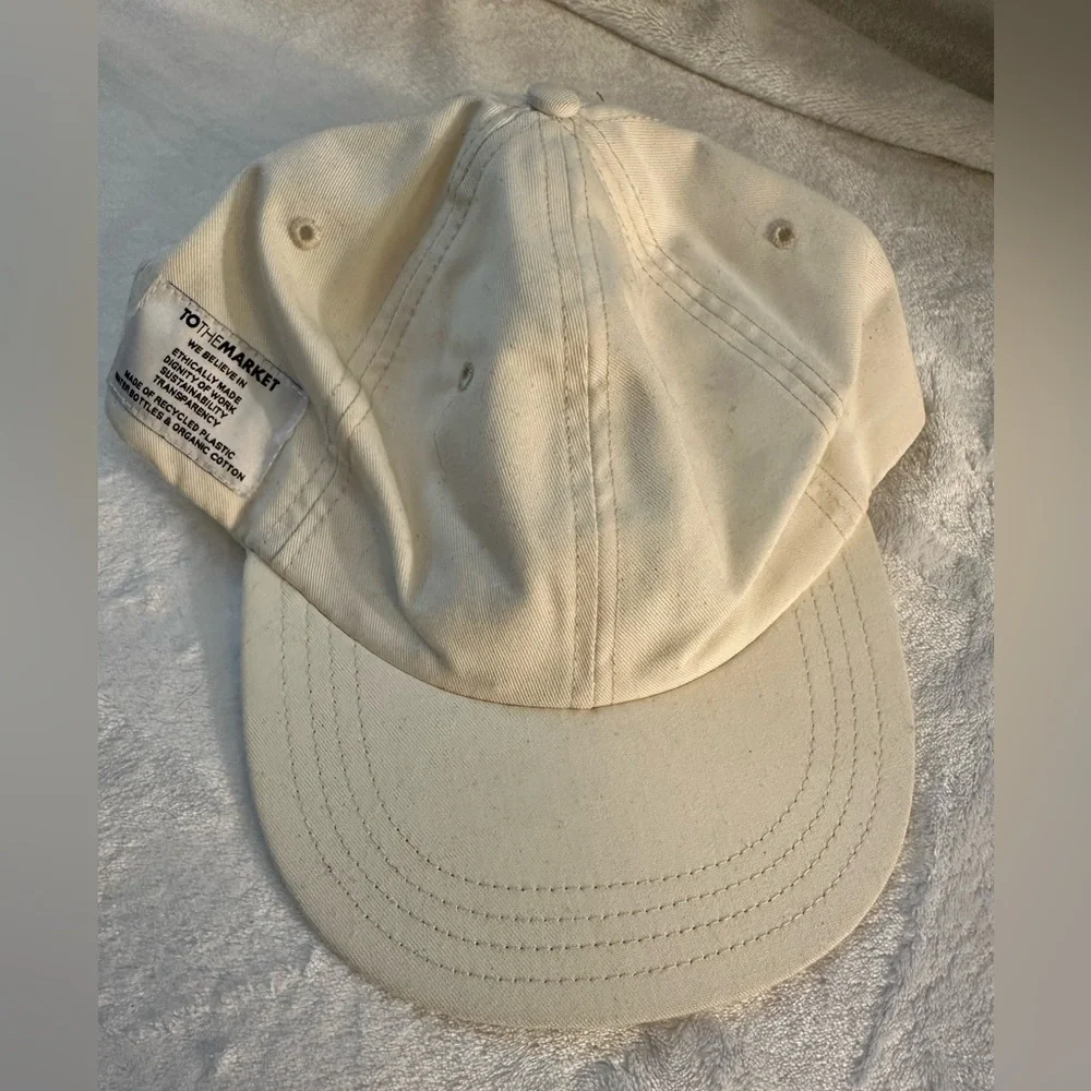 NWT- To‎ the market baseball hat- white/off white o/s